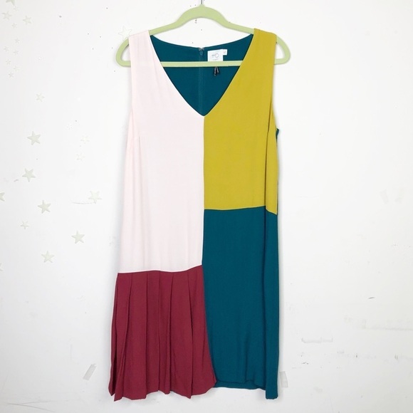 HD in Paris Color block V-neck mini dress - Picture 9 of 9